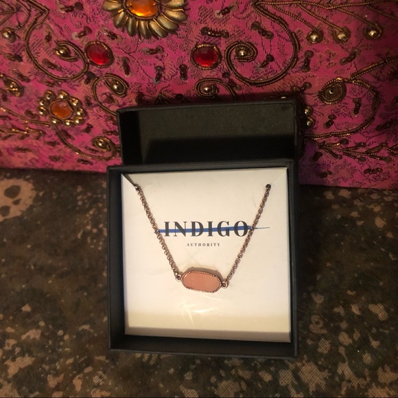 NWT Indigo Authority Mila Peach Quartz Druzy Bracelet and “Eat Pray Love….” Book - Picture 9 of 16